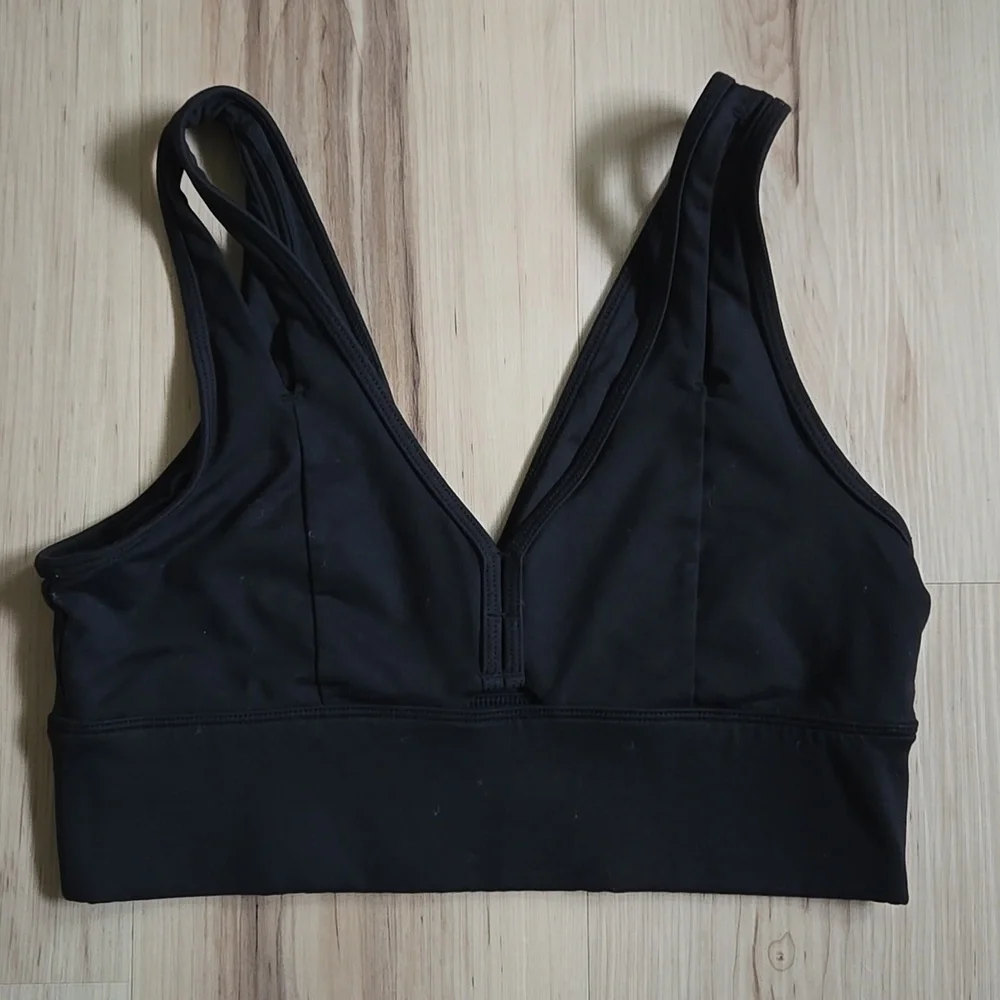 ALO Yoga United Long Line Bra, Black, Size Medium - Picture 2 of 4